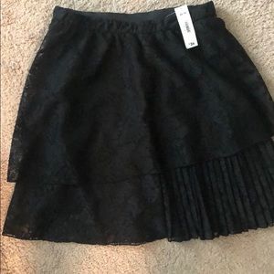 Joe Fresh Black tiered lace skirt size XS NWT